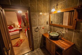 Hermes Cave Hotel