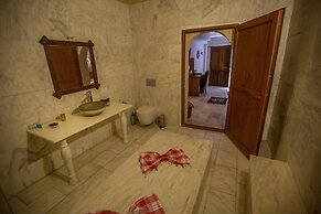 Hermes Cave Hotel