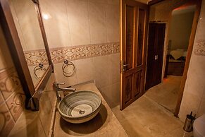 Hermes Cave Hotel