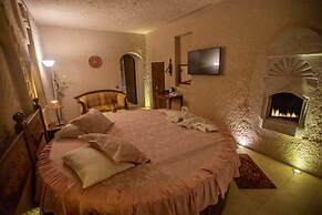 Hermes Cave Hotel