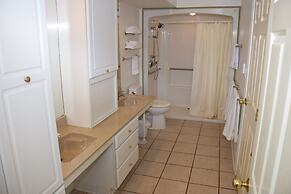 Longliner Lodge and Suites