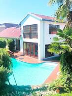 Mizizi House of Sandton Bed & Breakfast