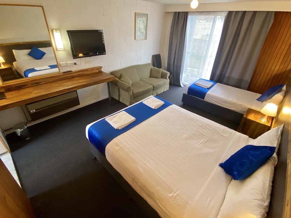 Snow Season Motor Inn