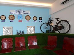 PI GRAND HOTEL