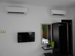 PI GRAND HOTEL