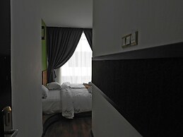 PI GRAND HOTEL