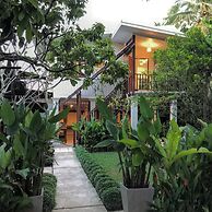 Baan Suan Amphawa