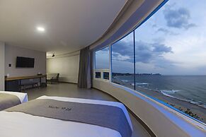 EL Hotel
