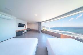EL Hotel