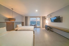 EL Hotel
