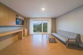 EL Hotel