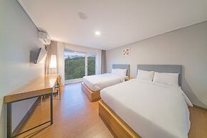 EL Hotel