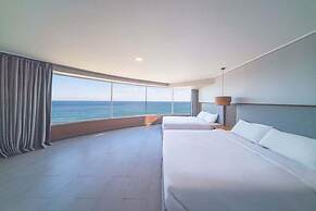 EL Hotel