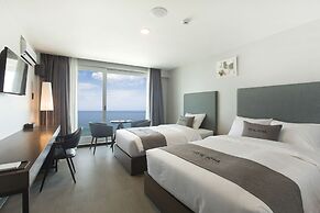 EL Hotel