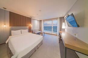 EL Hotel