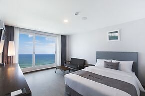 EL Hotel