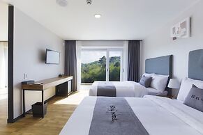 EL Hotel