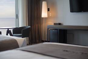 EL Hotel