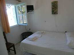 Santorini Camping Rooms