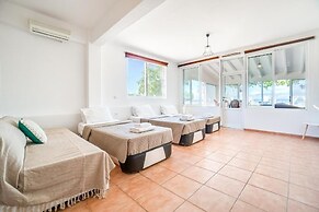 Sandy Beach Complex by Konnect - Poolside Studios and Seaside Apartmen