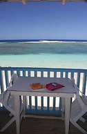Litia Sini Beach Fales