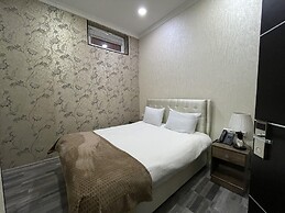 Aivani Hotel