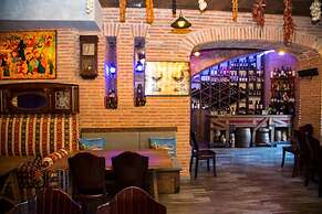 Aivani Hotel