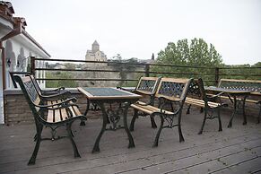 Aivani Hotel