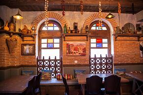 Aivani Hotel