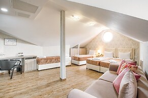 Aivani Hotel