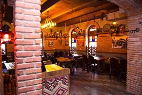 Aivani Hotel