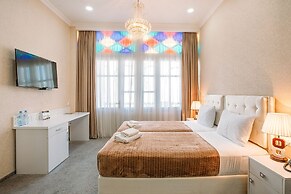 Aivani Hotel