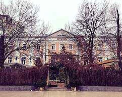 East-West Hotel