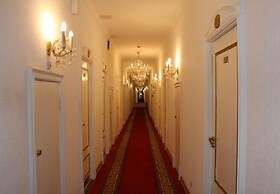 East-West Hotel