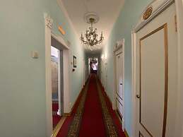 East-West Hotel