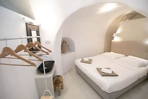 Opsis Cave House