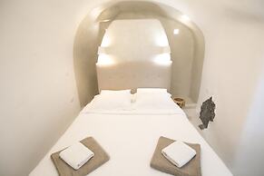 Opsis Cave House