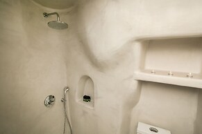 Opsis Cave House