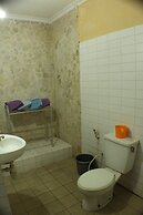 Ananda Hotel