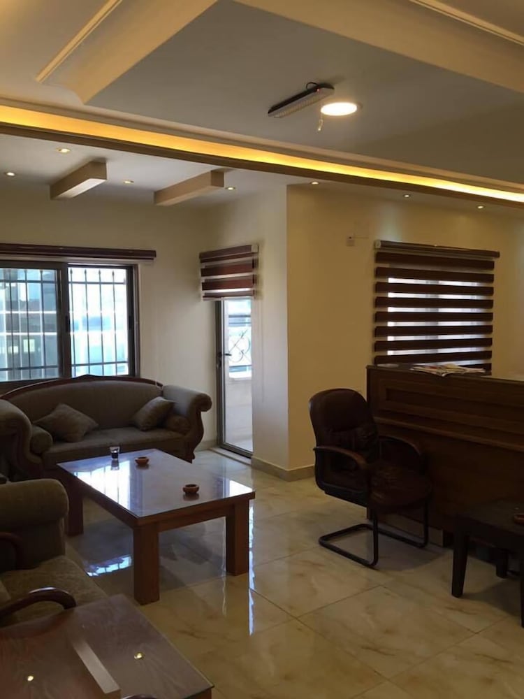 Suzan Studios & Apartments