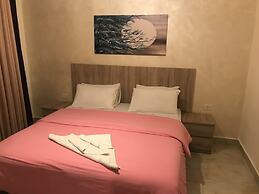 Suzan Studios & Apartments