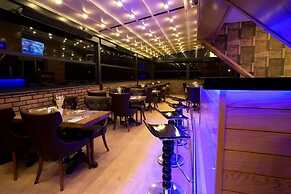 End Glory Hotel
