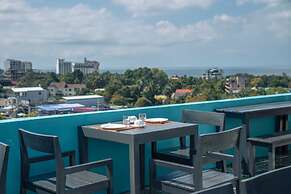 Golden Daisy Hotel