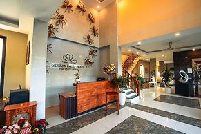 Golden Daisy Hotel