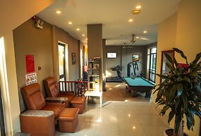 Golden Daisy Hotel