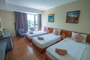 Golden Daisy Hotel
