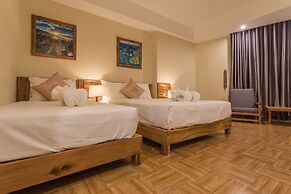 Golden Daisy Hotel