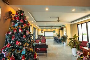 Golden Daisy Hotel