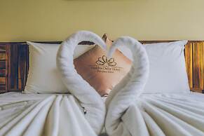 Golden Daisy Hotel