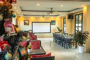 Golden Daisy Hotel